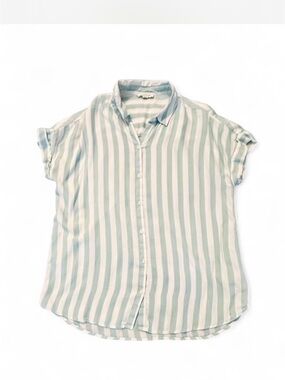beachlunchlounge Light Blue and White Vertical Stripe Short-Sleeve Shirt